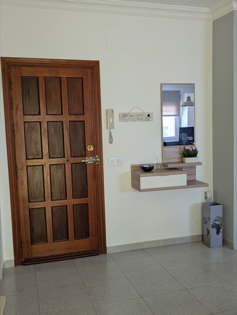 Recibidor y acceso al resto del apartamento
